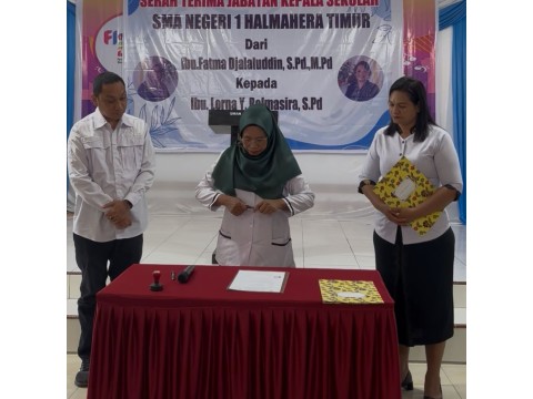 Serah Terima Jabatan Kepala SMA Negeri 1 Halmahera Timur Ber