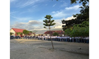 Gelar Upacara Perdana Tahun Ajaran 2026/2027, SMA Negeri 1 Halmahera Timur Teguhkan Komitmen Meraih Prestasi dan Karakter Unggul