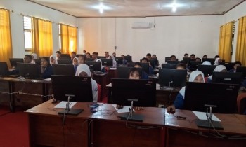 UJIAN SEKOLAH (US) HARI PERTAMA DI SMA NEGERI 1 HALMAHERA TIMUR BERJALAN LANCAR