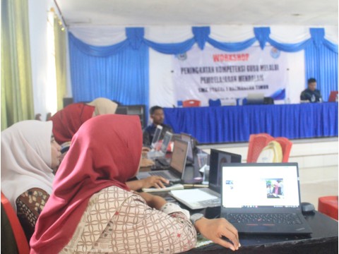 Perkuat Kompetensi Guru, SMA Negeri 1 Halmahera Timur Gelar 