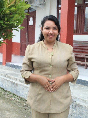 Eva Erlina Batawi, S.Pd.