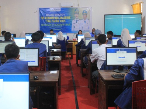 SMA Negeri 1 Halmahera Timur Gelar Tes Kompetensi Akademik (